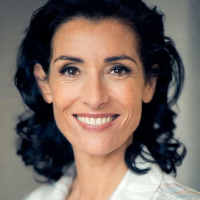 Lotte van Dijk — AI Sales Operations & Pipeline Specialist